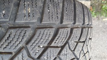 215/60/16 99H zimní pneu Dunlop - 2