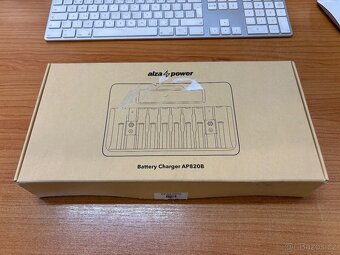Nabíječka baterií - Battery Charger AP820B - 2