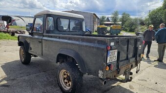 Land Rover Defender 110 - 2