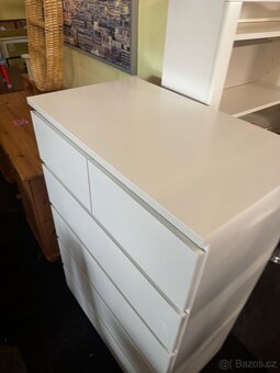 Hezká bílá 6ti šuplíková komoda IKEA MALM - 2