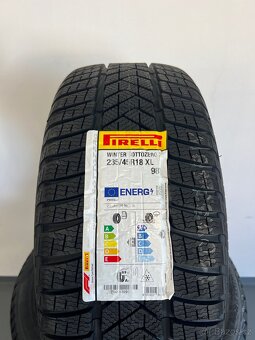 ❄️ Zimní pneumatiky 235/45/18, Pirelli, DOT2824 - 2