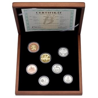 Sada oběžných mincí 2025 proof - dřevěná etue  číslo 005 - 2