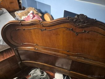 Starožitný nábytek - 2