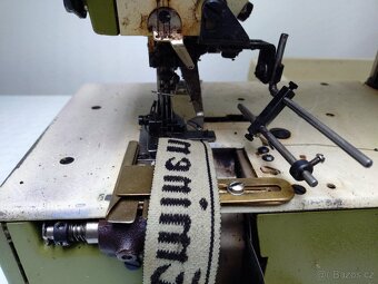 Rimoldi průmyslový šicí stroj - 2