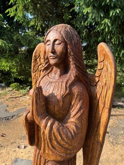 Ručně vyřezávaný anděl z dubu – 120 cm - 2