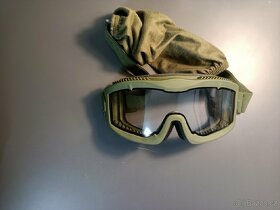 Helma s maskováním, brýlemi a maskou - 2
