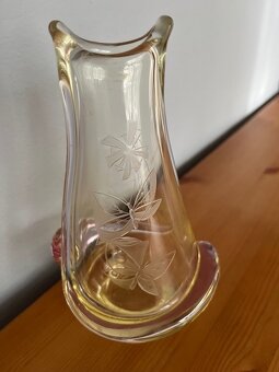 Retro žlutá váza, z hutního skla, výška 20,5 cm - 2