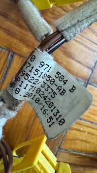 Kabel k multifunkcnimu volantu 5P0971584b - 2