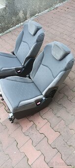 Přídavná zadní sedadla Citroen c8 - 2