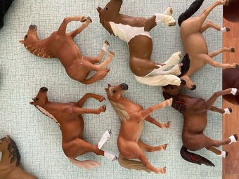 SCHLEICH kone 70-80 Kč - 2