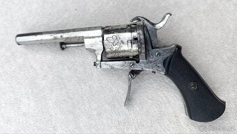 Historický revolver lefacheux 7mm (1870) - 2