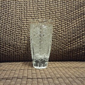 Broušená vázička - 2