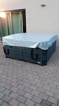 Akrylová vířivka s 6 místy s příslušenstvím - 2