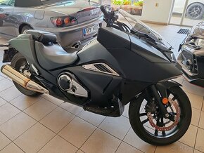 Honda NC750 Vultus NM4, pouze 3,5tis Km Nové v ČR - 2