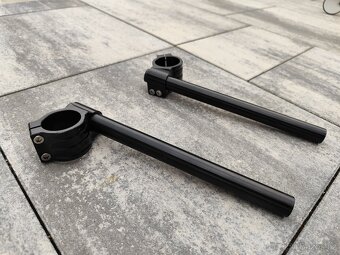 Klip on dělená řidítka ideální na café racer - 2