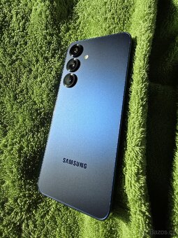 Samsung Galaxy S25 blue - 2