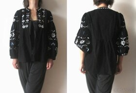 Černý lehký kabátek vyšívaný - 2