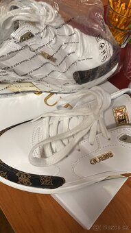 Sportovní značková obuv - 2