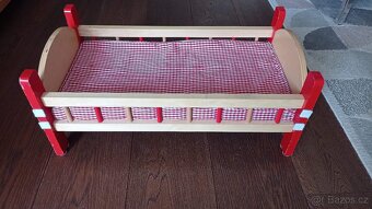 Dřevěná postýlka pro panenku - 2