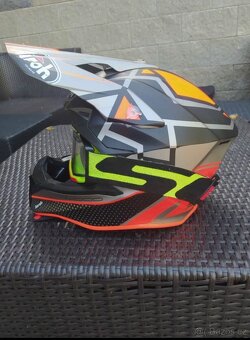 Přilba Airoh +bryle - 2