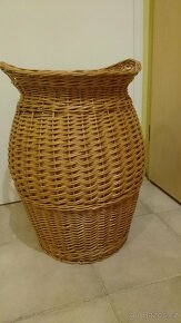Proutěný koš velký. - 2