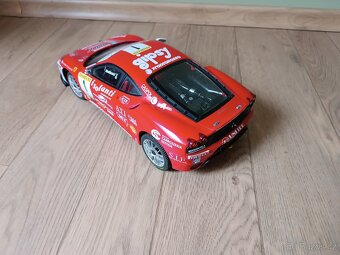 Ferrari na dálkové ovládání - 2