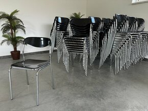 109 kusů Stohovatelné gastro židle. Bistro - 2