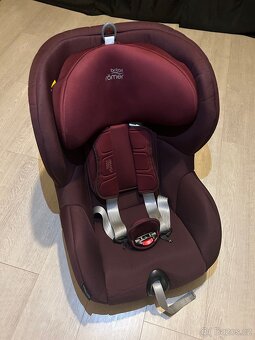 Sedačka Britax Römer trifix i-size - 2