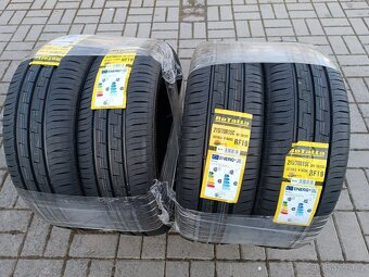 215/70 R15C - 2