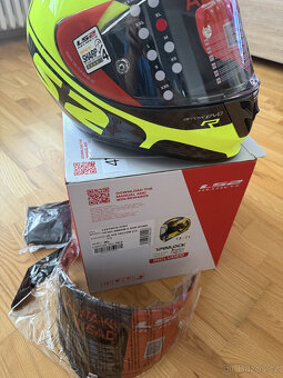 Prodám novou helmu LS2 FF323 ARROW CARBON EVO STING - 2