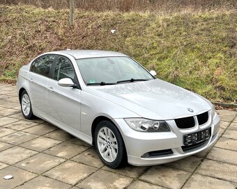 BMW E90 320i 110KW Manuál,Výhřevy,ALU R16,Senzory,131 TKM - 2