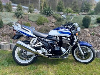 Suzuki GSX 1400 - 2