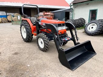 Malotraktor Kubota GL320 Grandel s čelním nakladačem 450 - 2