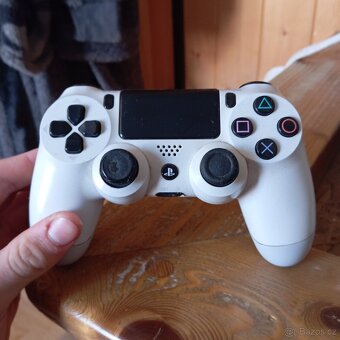 Prodám ps4 v pohodě stavu - 2