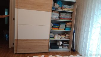 Šatní skříň - 2