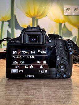 Canon EOS 100D set, EF-S 18-55 mm f/3,5-5,6, EF 50 mm f/1,8 - 2