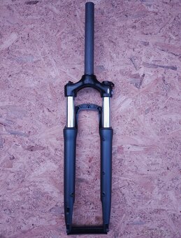 Odpružená vidlice RST Nova MLC, 28" - 2