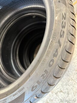 235/40 R19 Pirelli - 2