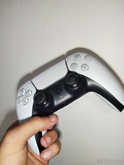 PlayStation 5 slim - 2