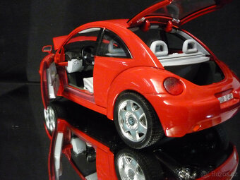 Volkswagen New Beetle VW Bburago 1/18 - 2