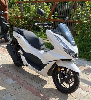 Skútr Honda PCX 125 rv. 2023 - 2