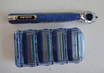 GILLETTE Mach3 - 2