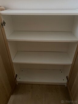 knihovna Billy Ikea. - 2