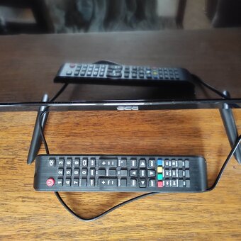 Televize ECG 32HN231 v záruce, úhlopříčka asi 80 cm - 2