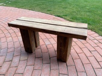 Masivní dřevěná lavička drásaná - 2