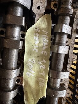 Hlava s vačkami +písty Scenic1,2 Tce - 2