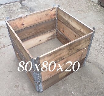 VYVÝŠENÝ ZÁHON ČTVERCOVÝ DŘEVĚNÝ 80 X 80 cm - 2