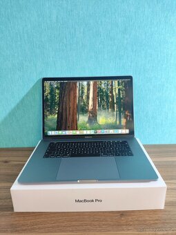 Apple MacBook Pro 15 (2018) | Core i7 2.6 GHz • 16 GB RAM • - 2