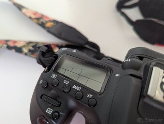 Canon EOS 80D - 2