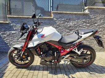 Honda CB750 Hornet - 2